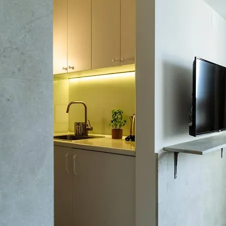 Apartment Sunny Modern - Cismigiu Park & Old Town Bucharest