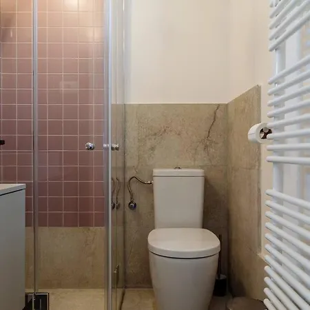 Sunny Modern - Cismigiu Park & Old Town Apartment Bucharest